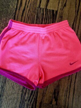 NIKE Athletic Shorts (Kid Size 5-6)